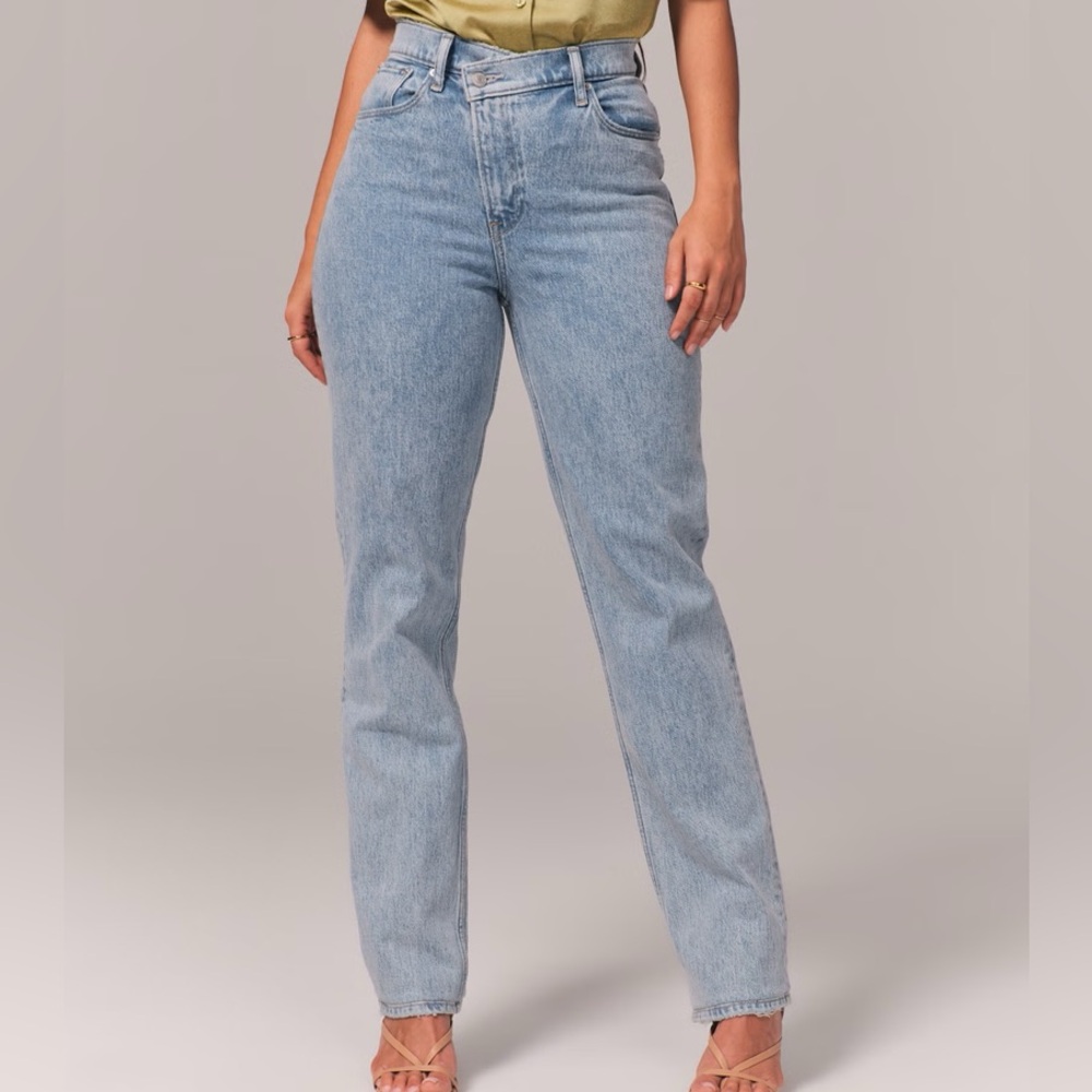 Curve Love Ultra High Rise 90s Straight Jean - size 30